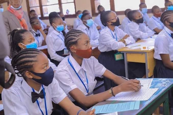 Élèves utilisant Masomo RDC